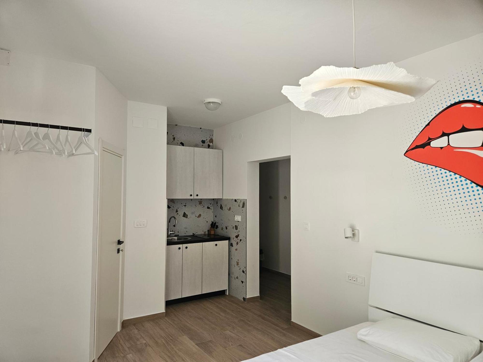 Apartment Maya Near The Beach Premantura Exteriör bild